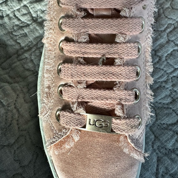 NIB!!! UGG Milo Spill Seam Sneakers - Picture 7 of 8